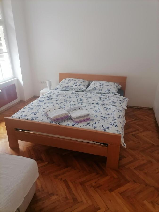 Apartman Semren Appartement Zagreb Buitenkant foto